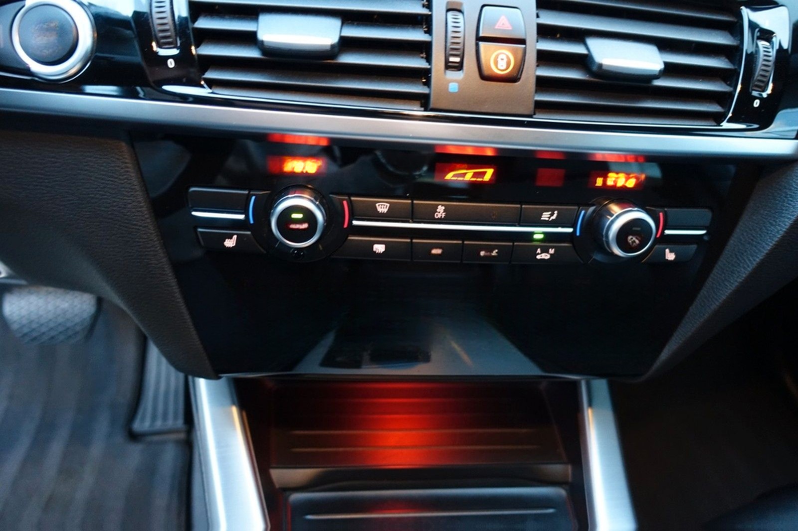 BMW X4 xDrive 35 i M Sport Navi, Standheizung, Top foto 24