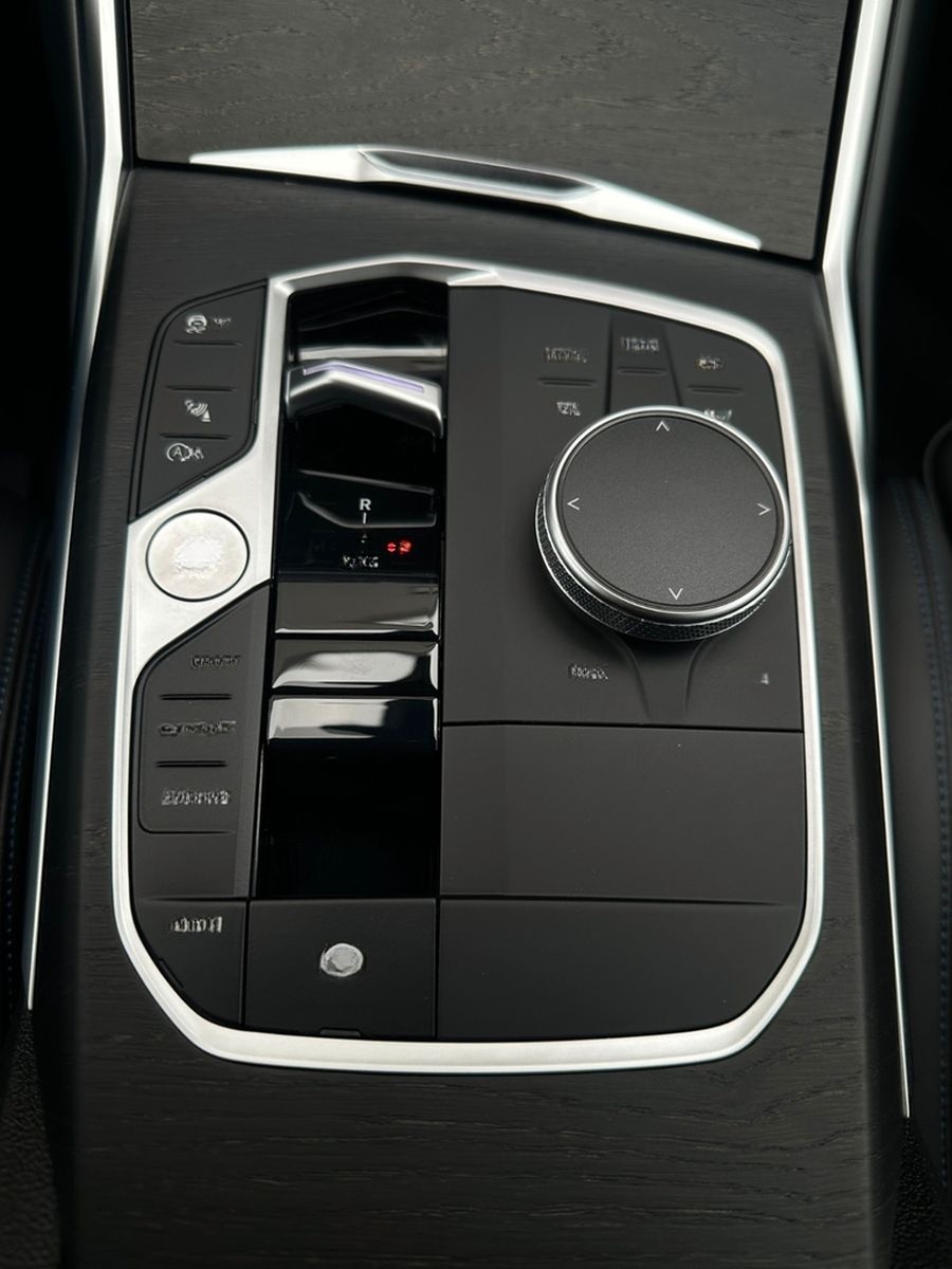 BMW 318i M Sport LCI LED DA PA H/K 19" Keyless foto 16