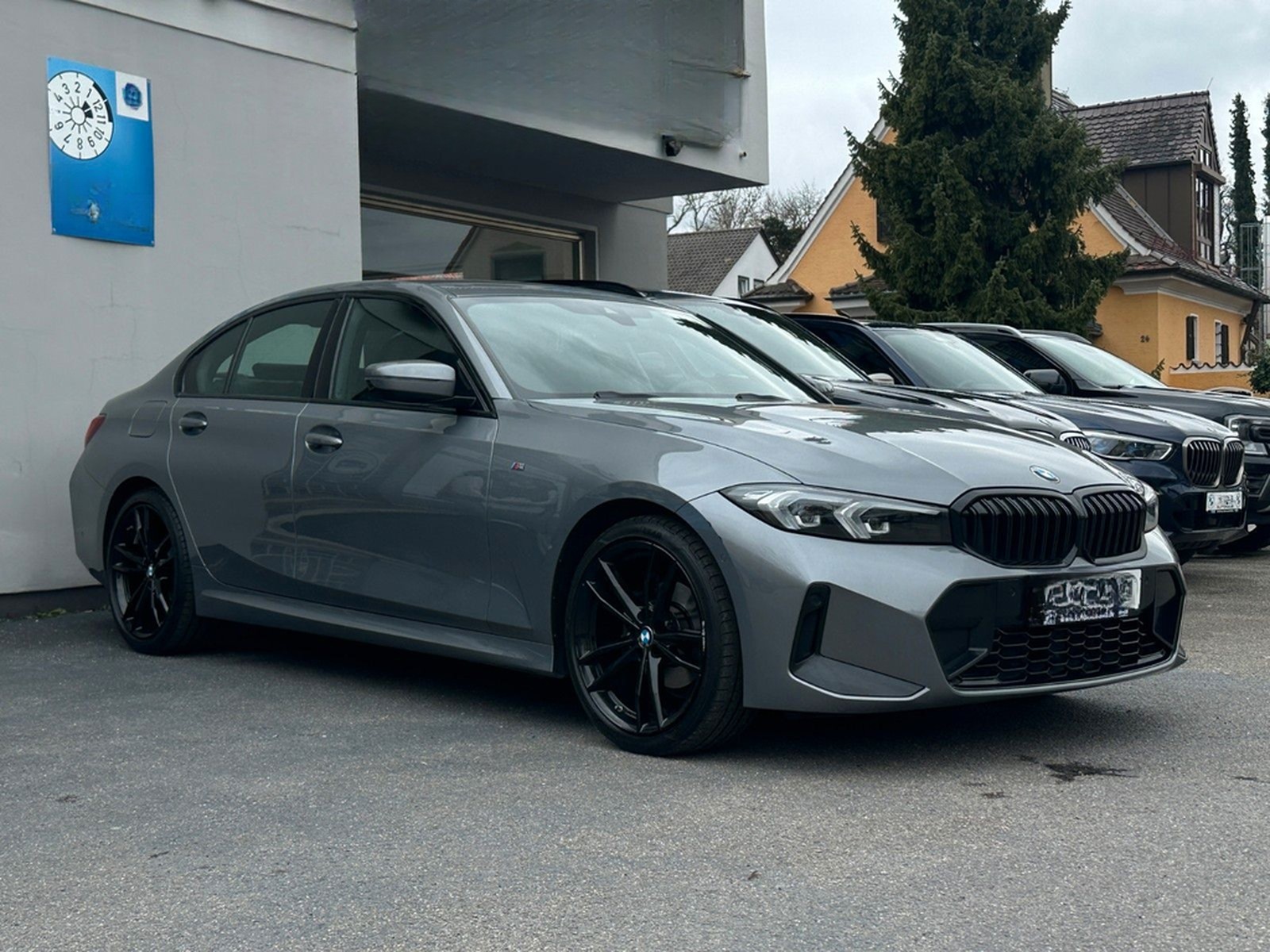 BMW 318i M Sport LCI LED DA PA H/K 19" Keyless foto 3