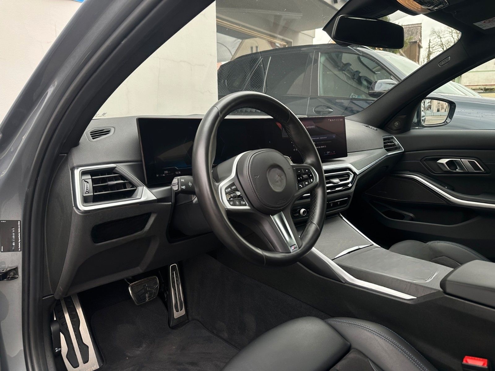 BMW 318i M Sport LCI LED DA PA H/K 19" Keyless foto 10