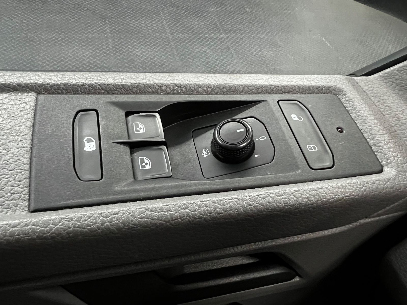 Volkswagen T6.1 Transporter Kasten *SERVICE+TÜV NEU* foto 25