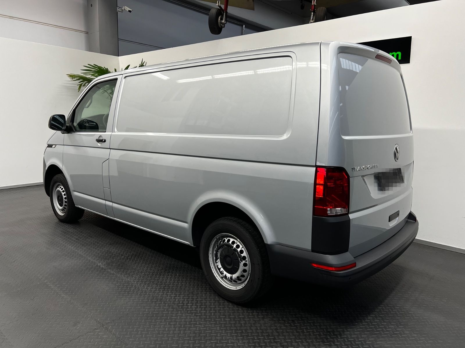 Volkswagen T6.1 Transporter Kasten *SERVICE+TÜV NEU* foto 4