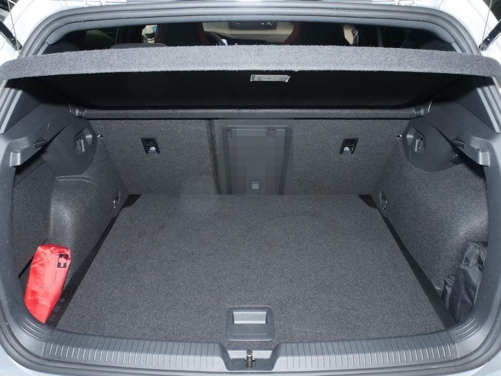 Volkswagen Golf GTI 8 2.0 TSI DSG Clubsport NAVI KAMERA IQ. foto 12