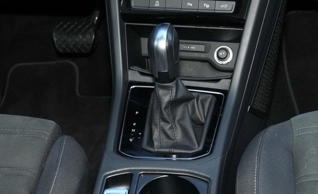 Volkswagen Touran 1.5 TSI DSG Highline NAVI KAMERA STANDH foto 11