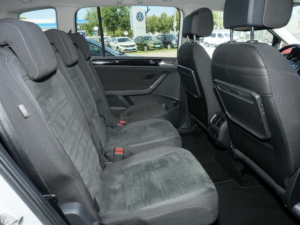 Volkswagen Touran 1.5 TSI DSG Highline NAVI KAMERA STANDH foto 8