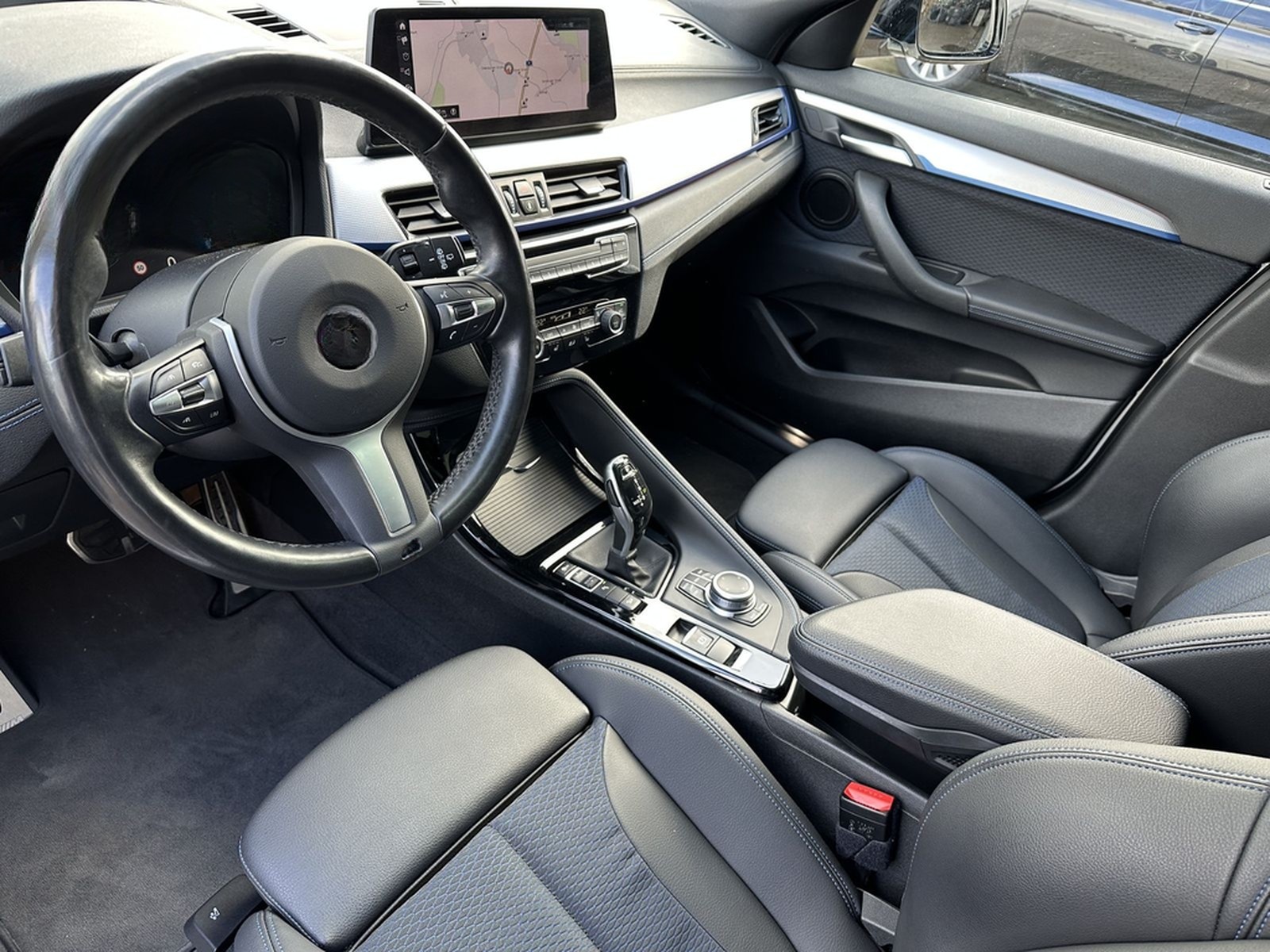 BMW X2 xDrive20d M-Sport NAV+LED+AHK+PANO+KAM+19ZOLL foto 8