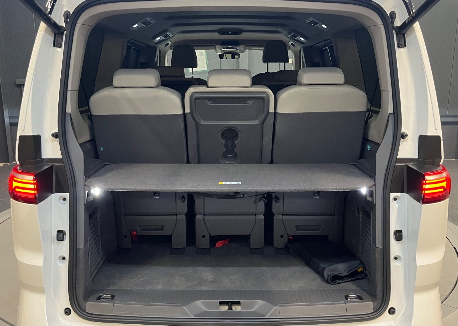 Volkswagen T7 Multivan Edition lang*EasyOpen*KAMERA*KEYLESS foto 16