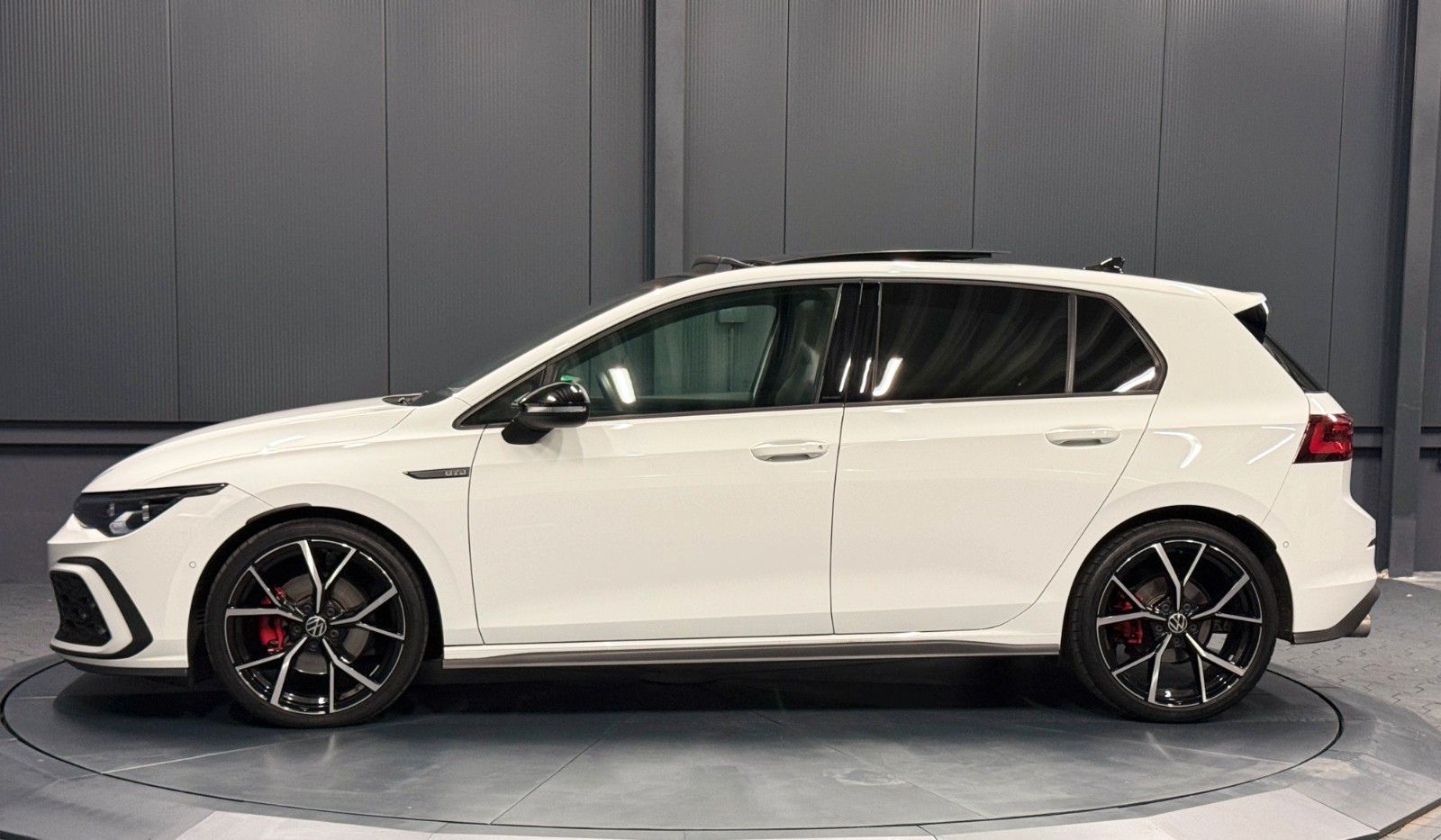 Volkswagen Golf GTD *Black Style*19Zoll*PANORAMA*LEDER*H&K* foto 3