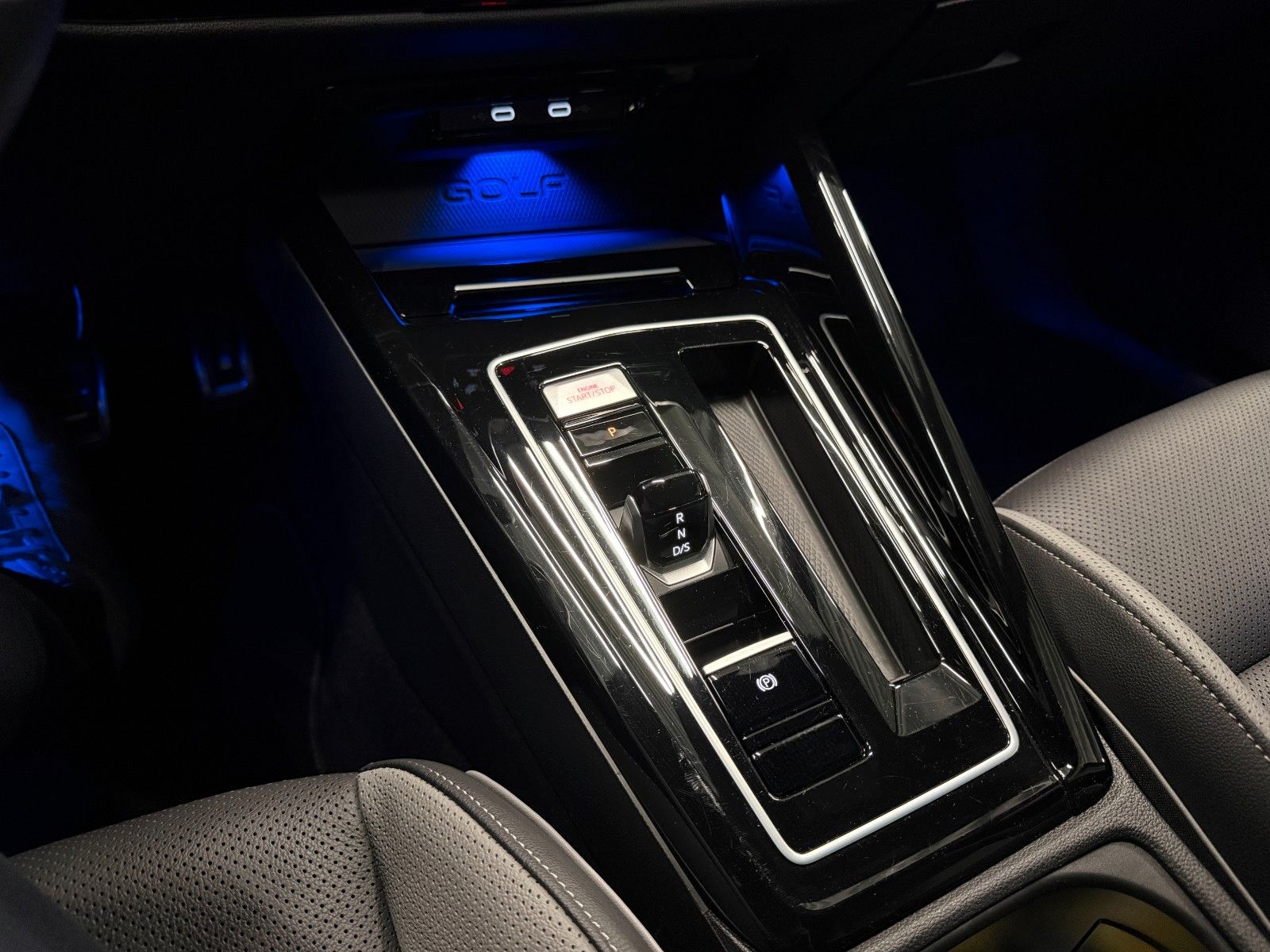 Volkswagen Golf GTD *Black Style*19Zoll*PANORAMA*LEDER*H&K* foto 25