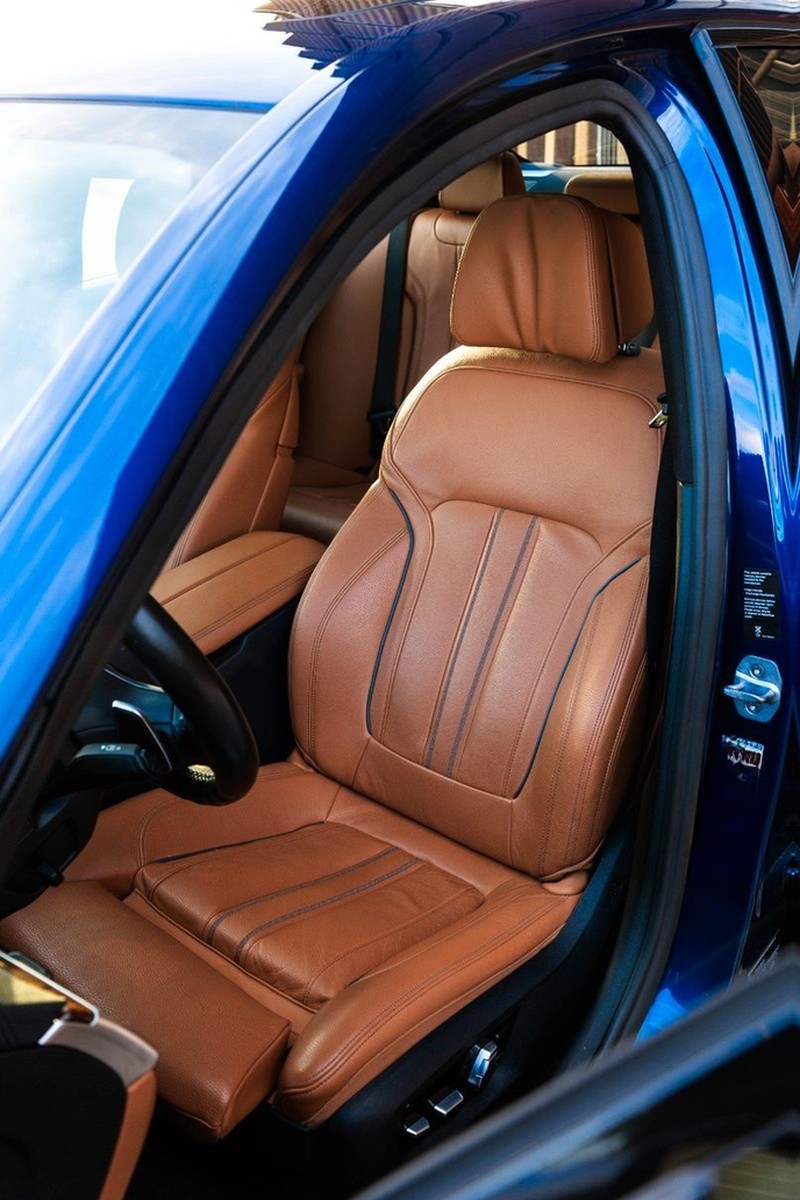 BMW M550i - low mileage, very good condition foto 11