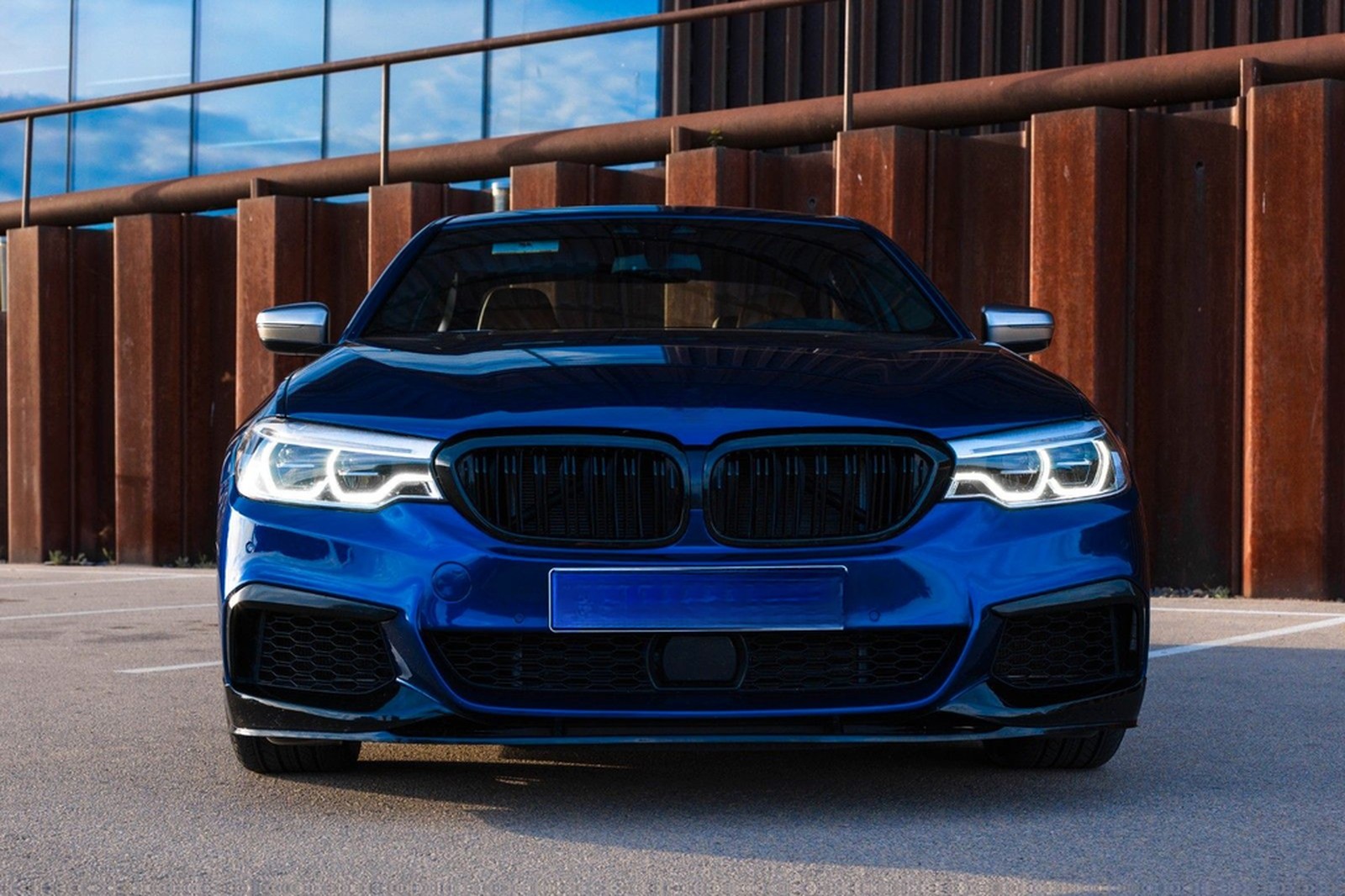 BMW M550i - low mileage, very good condition foto 9