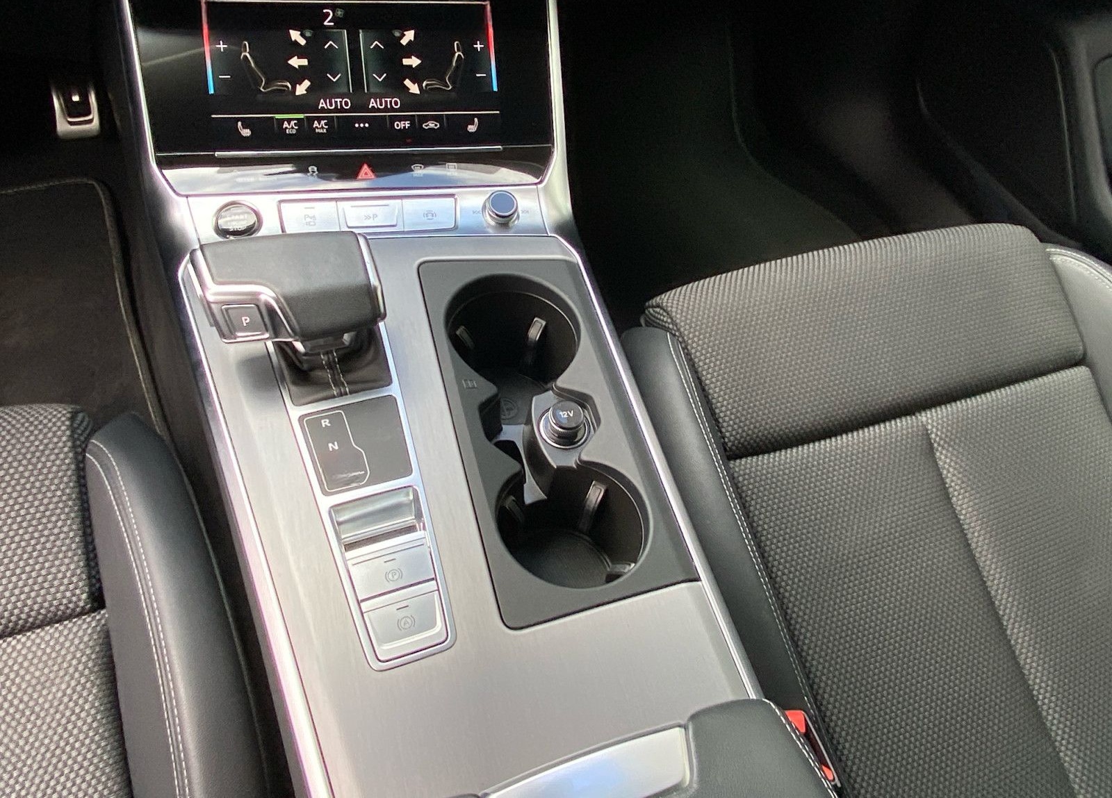 Audi A6 Avant sport 55TFSIe quattro S-trc Matrix 360° foto 8