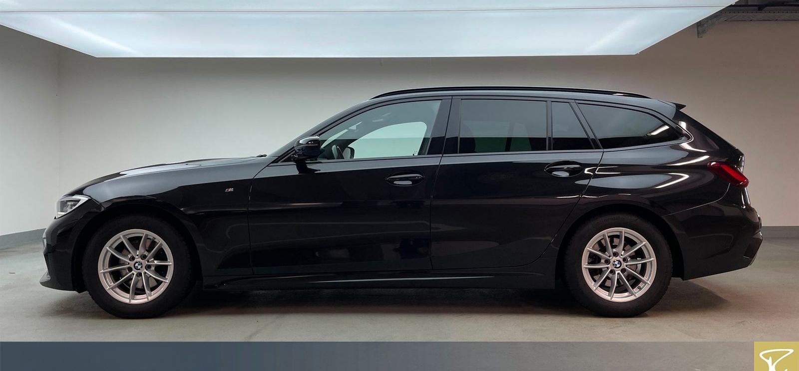 BMW 320i A Tou M-Sport,ACC,LCProf,Laser,RFK,HiFi, foto 9