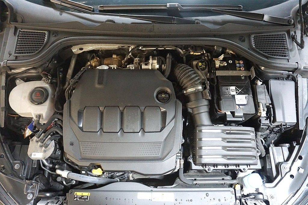 Volkswagen Golf 8 2.0TDI DSG Life Virtual Navi LED foto 13