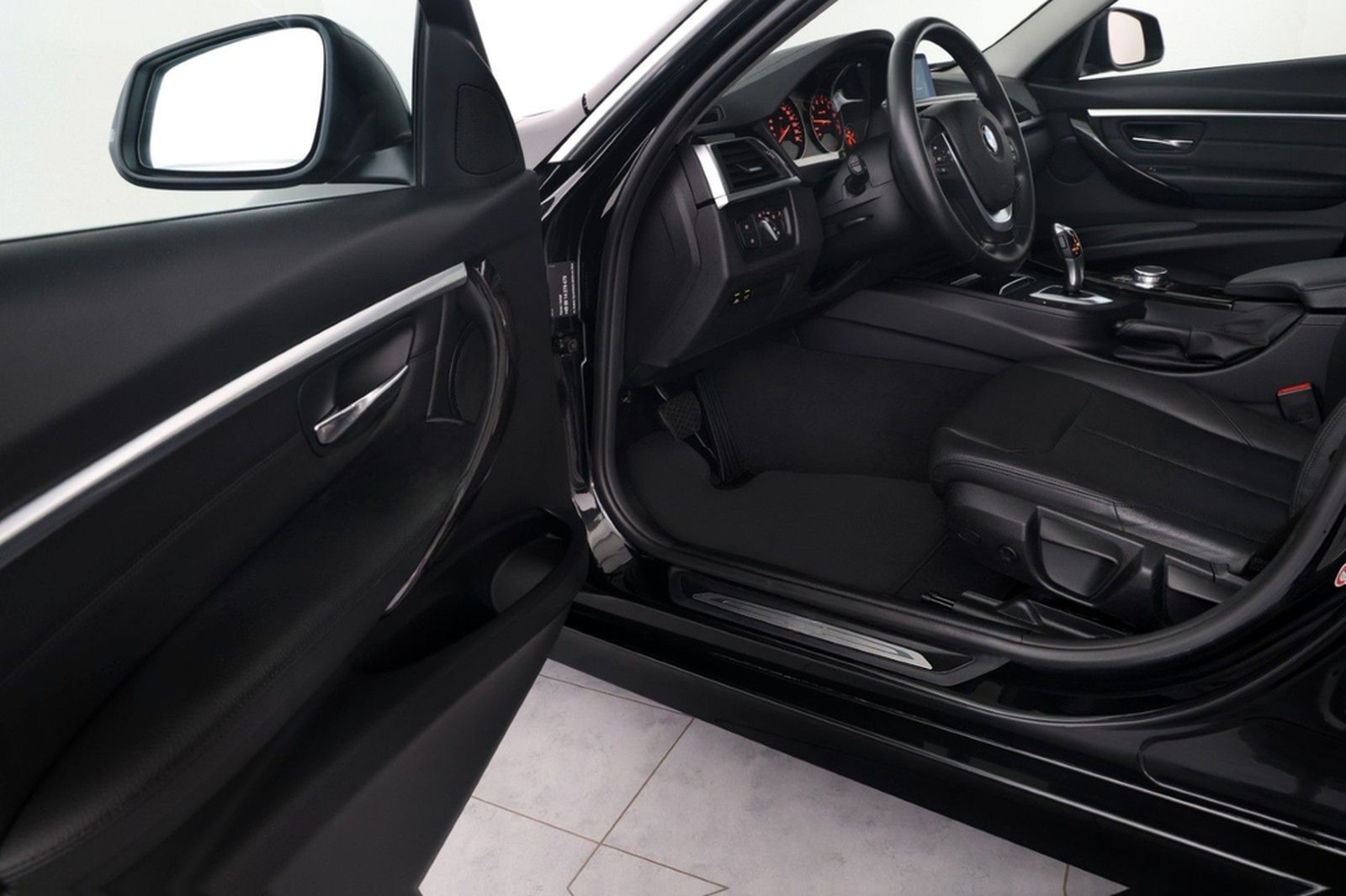 BMW 340i Touring Luxury Line BMW Historie 2.Hand 19" foto 13