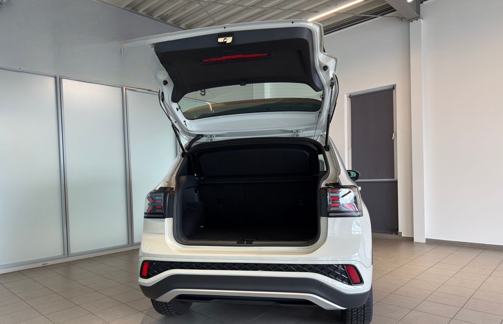 Volkswagen T-Cross 1.0 TSI R-Line LED-Matrix, Navi, ACC foto 17