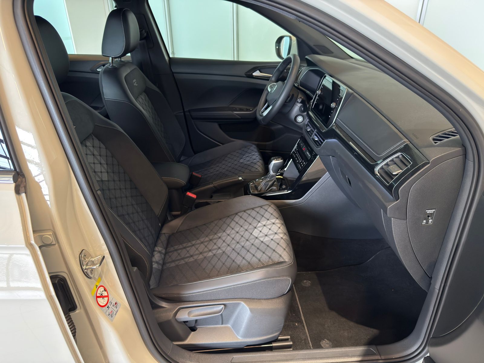 Volkswagen T-Cross 1.0 TSI R-Line LED-Matrix, Navi, ACC foto 23
