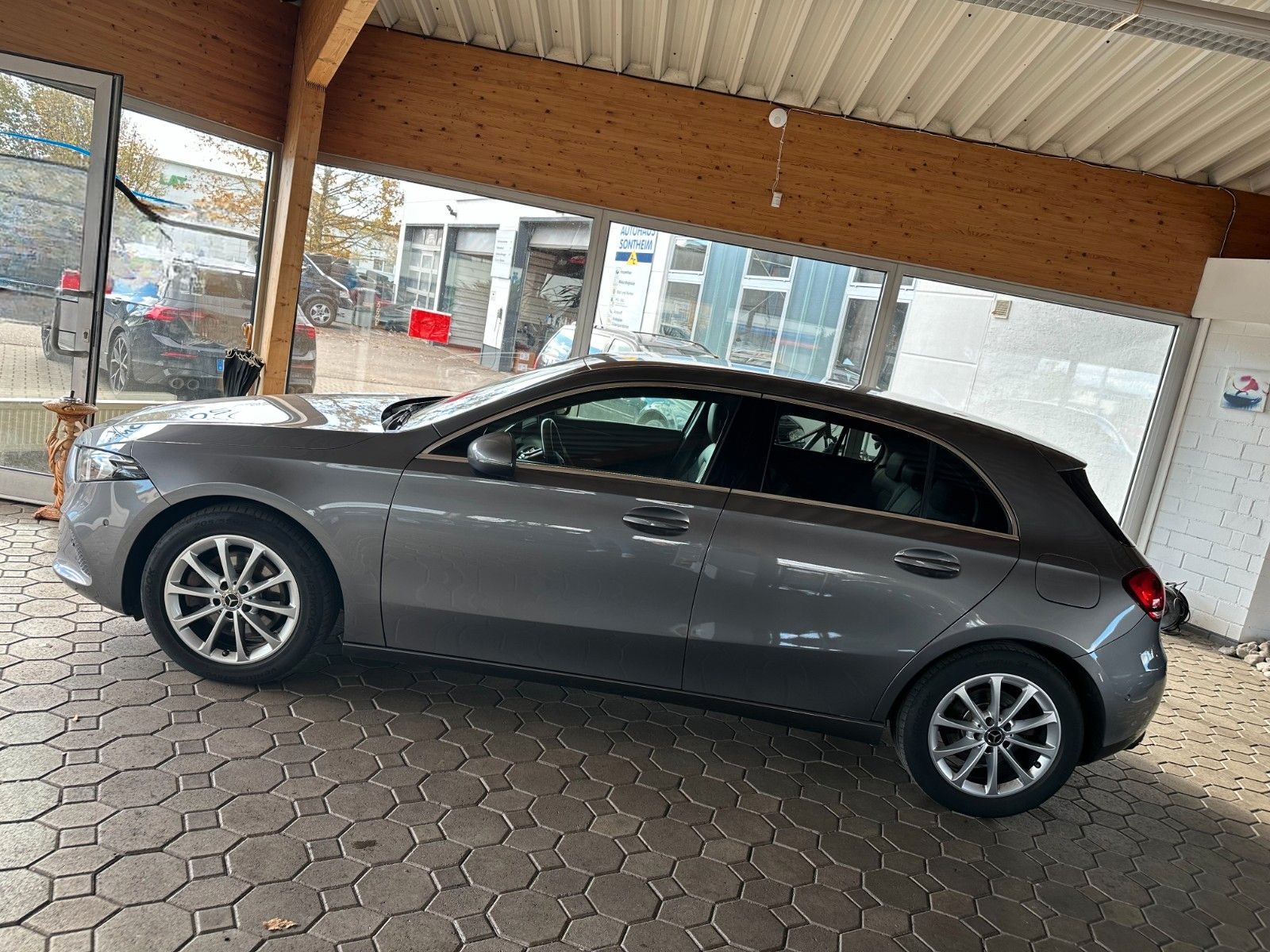 Mercedes-Benz A220 Progressive 7G*PDC*Spur*LED*Nav*Widescreen foto 3