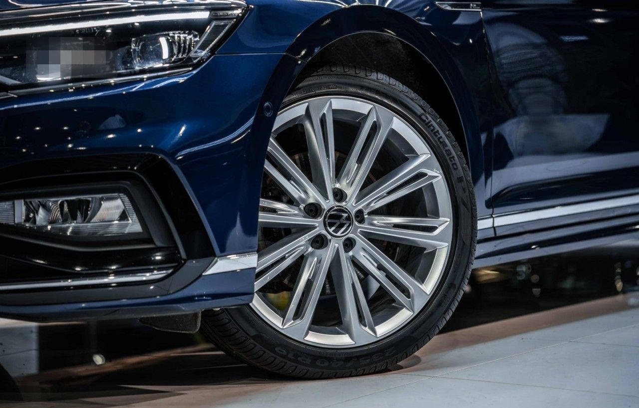 Volkswagen Passat Variant 2.0 TDI DSG 2x R-Line STAHZG H&K foto 3