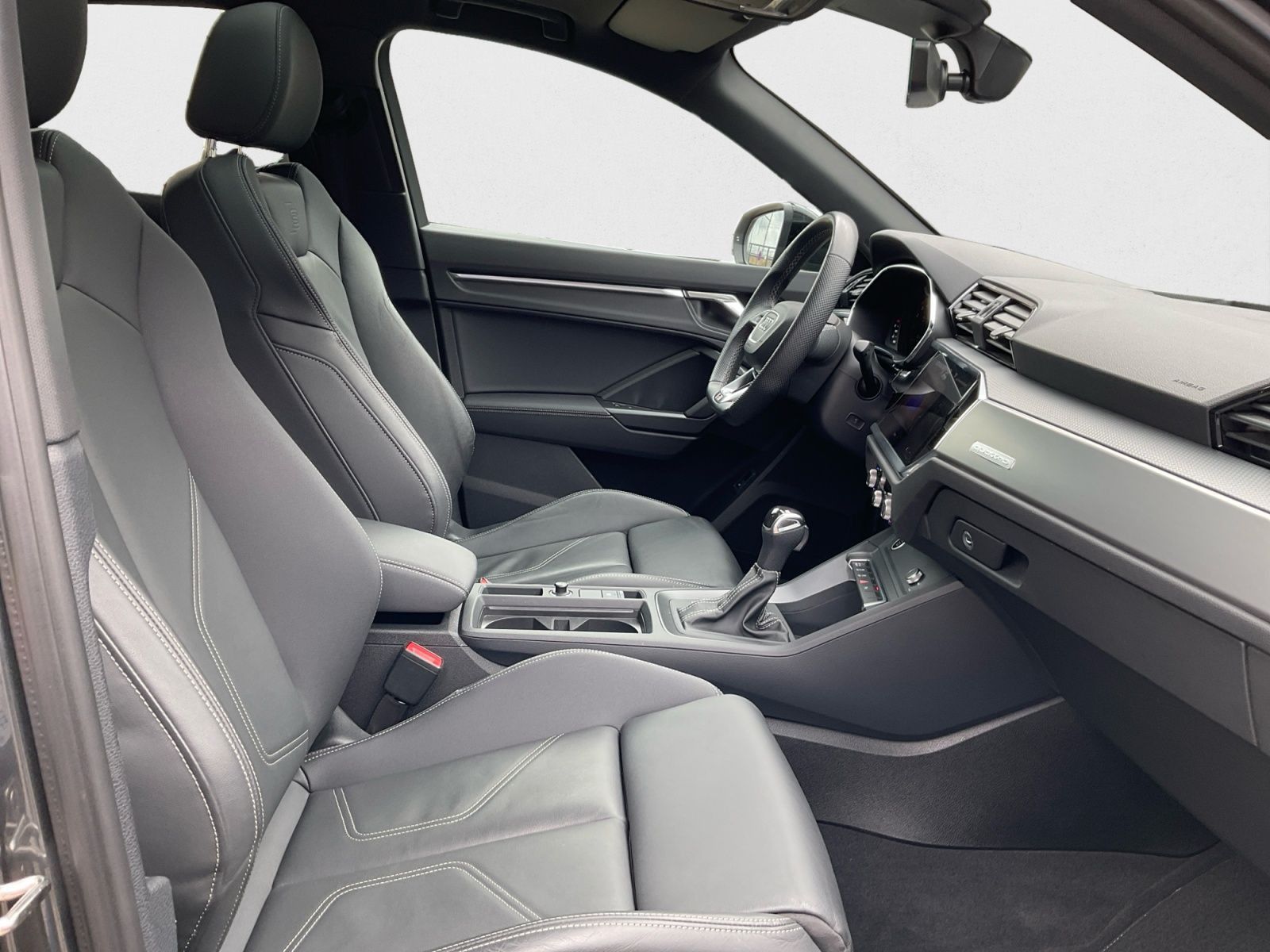 Audi Q3 Sportback 40 TFSI quattro S line PANO NAVI foto 16