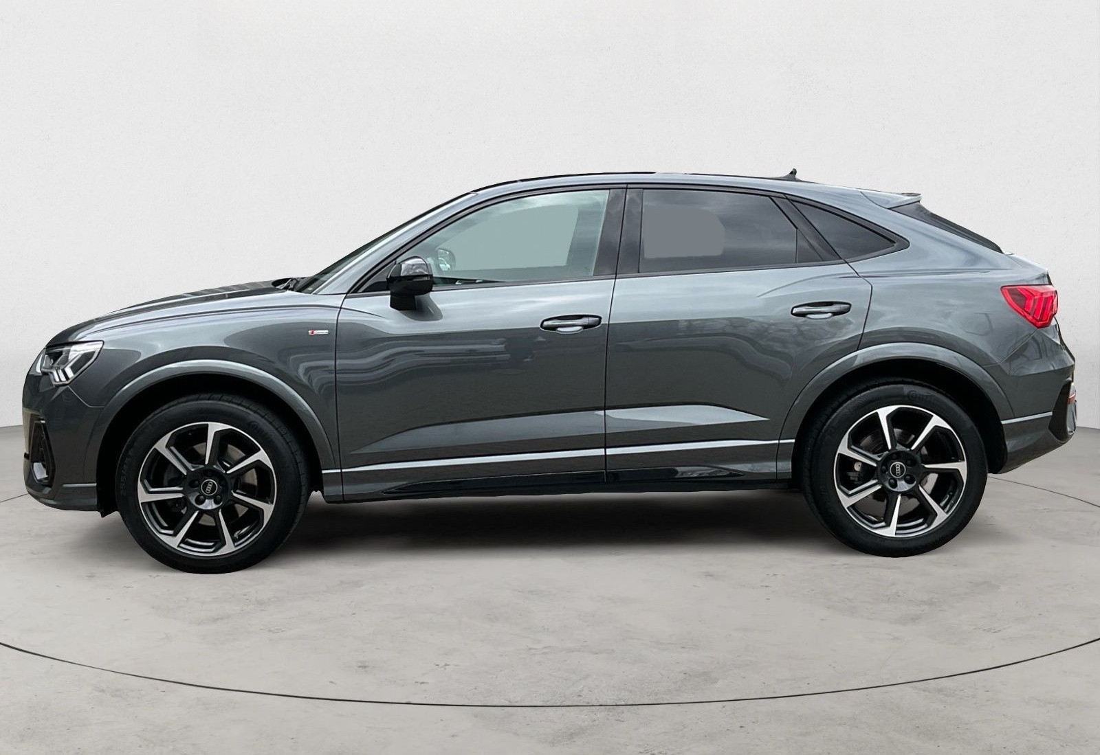 Audi Q3 Sportback 40 TFSI quattro S line PANO NAVI foto 3