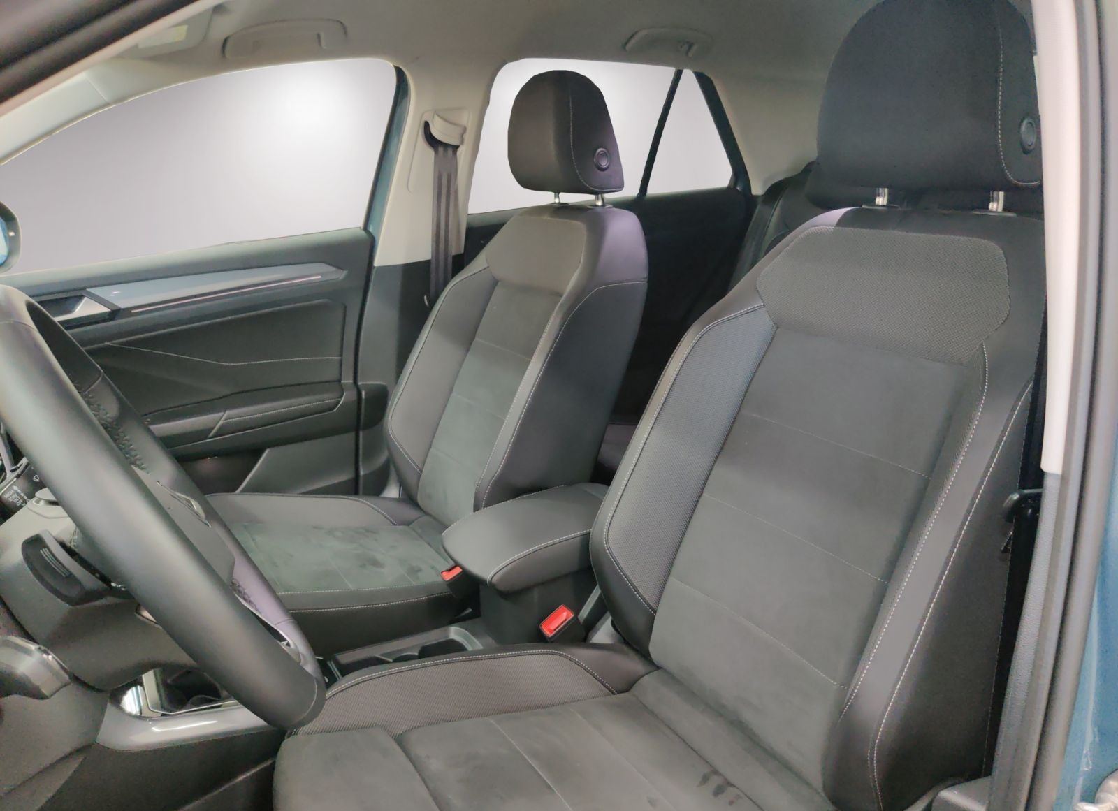 Volkswagen T-Roc Style 1.5 TSI DSG/AHK/Standhz/RFK/03.30Gar foto 7