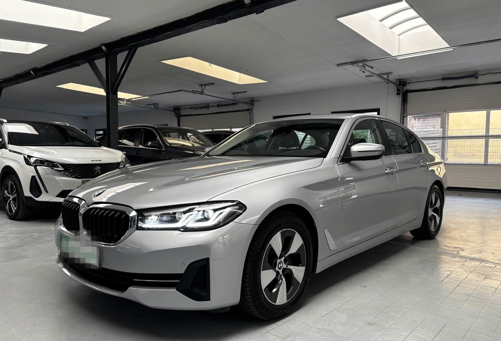 BMW 520d xDrive 1.HAND LED SHD VIRTUELL AHK foto 3