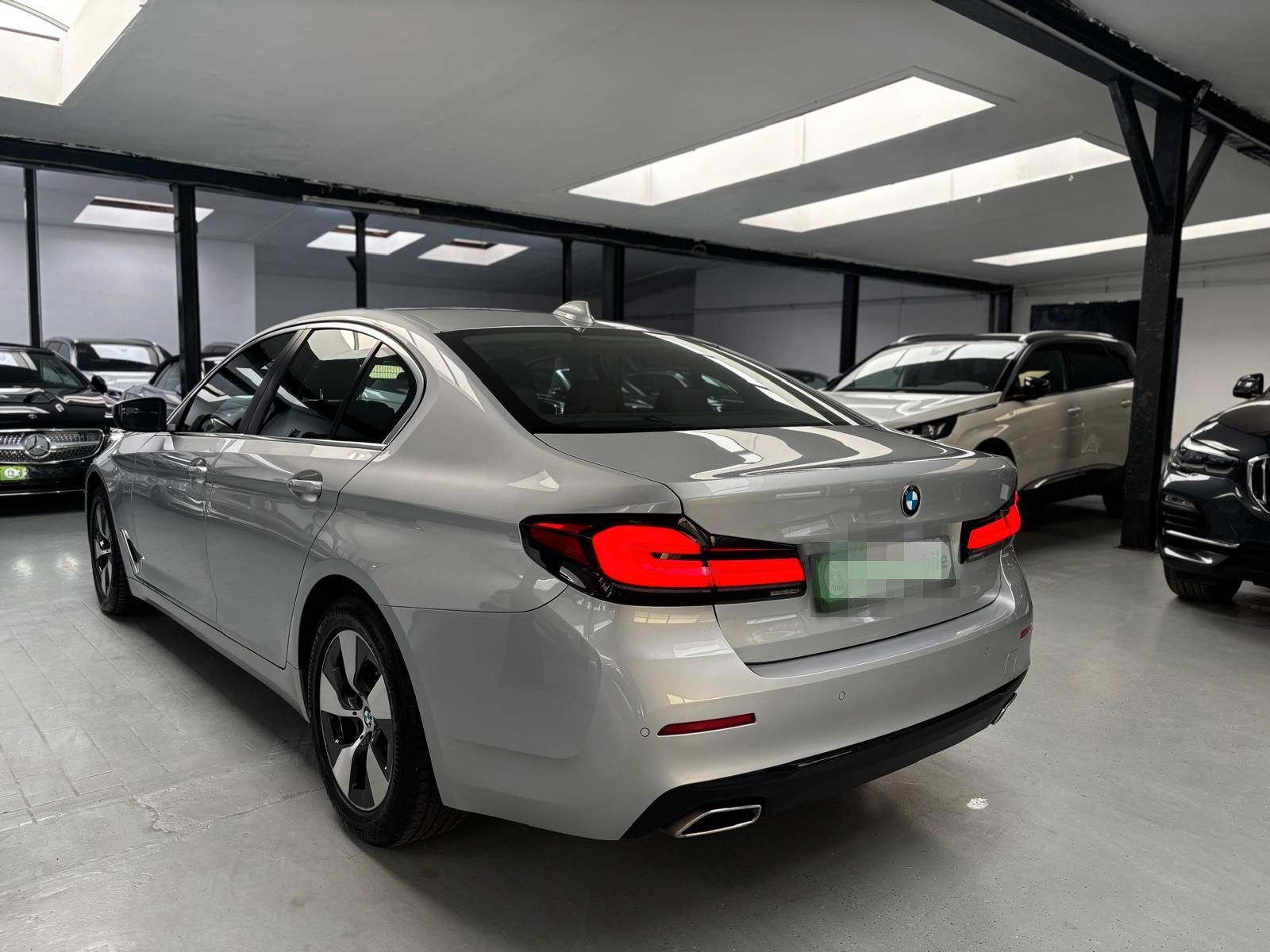 BMW 520d xDrive 1.HAND LED SHD VIRTUELL AHK foto 25