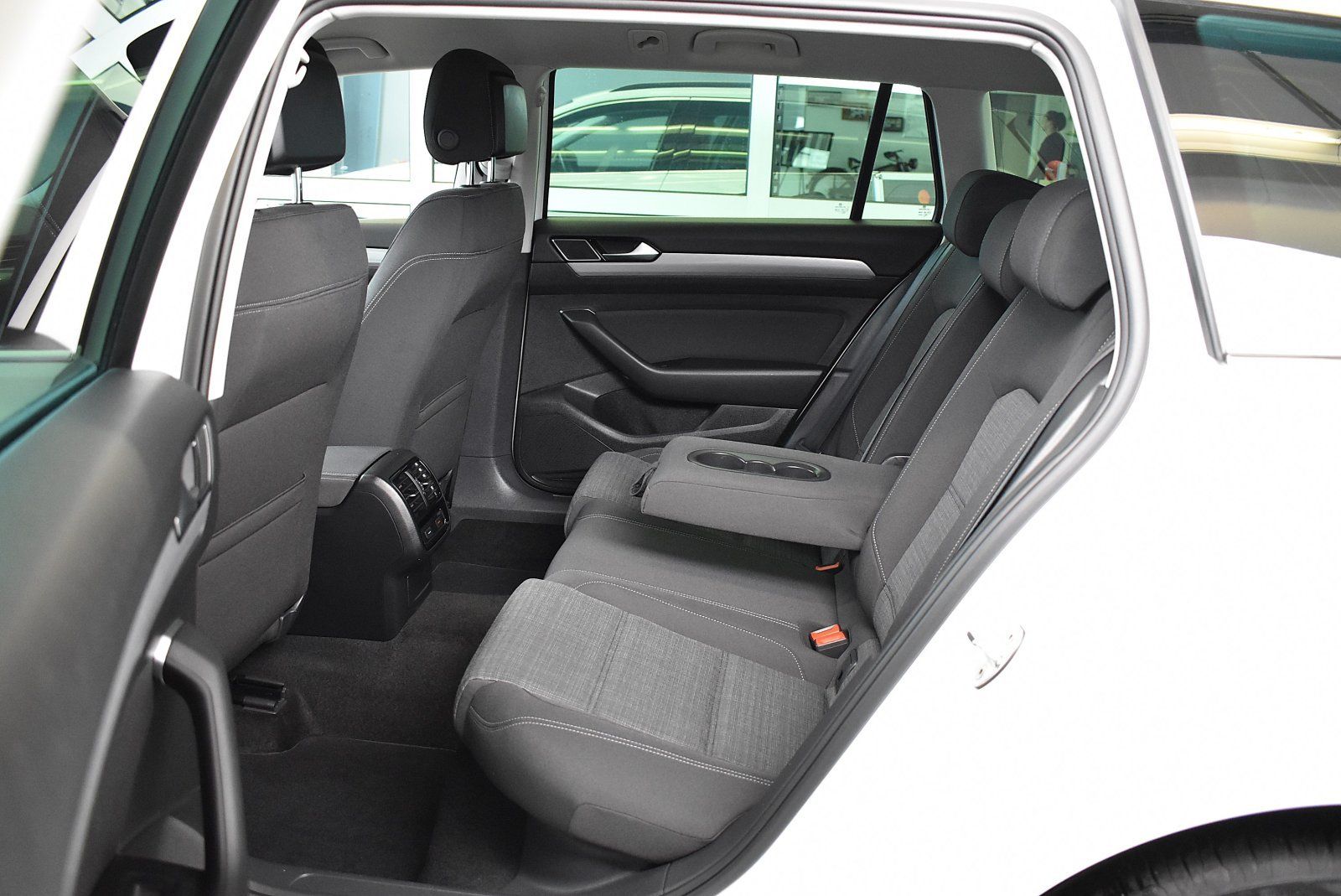 Volkswagen Passat Variant 2.0 TDI Busines DSG* Standheizung foto 16