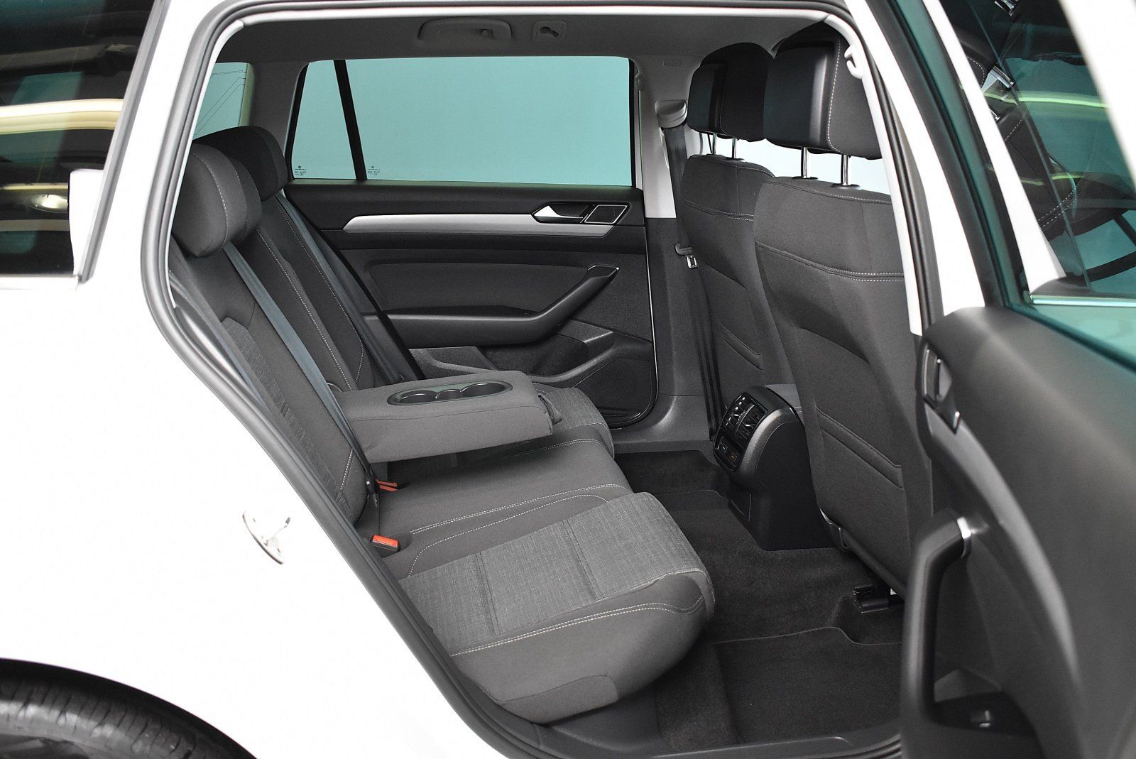 Volkswagen Passat Variant 2.0 TDI Busines DSG* Standheizung foto 18