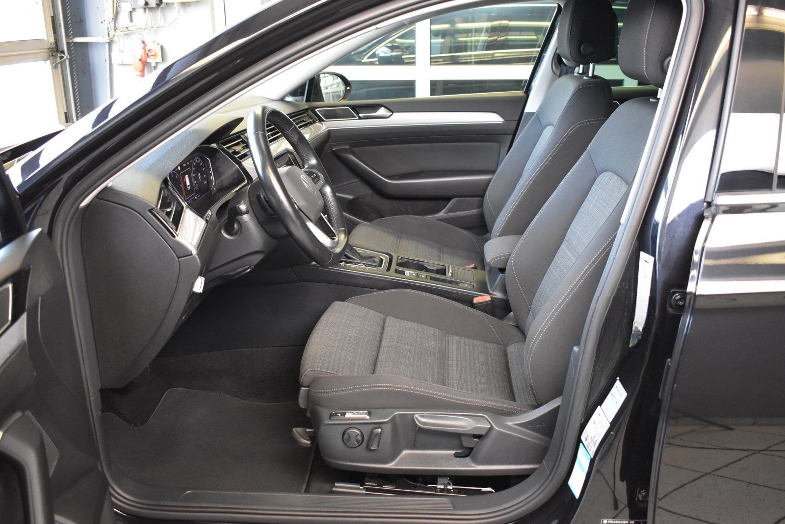 Volkswagen Passat Variant 2.0TDI Business DSG*AHK*LED*ACC foto 11