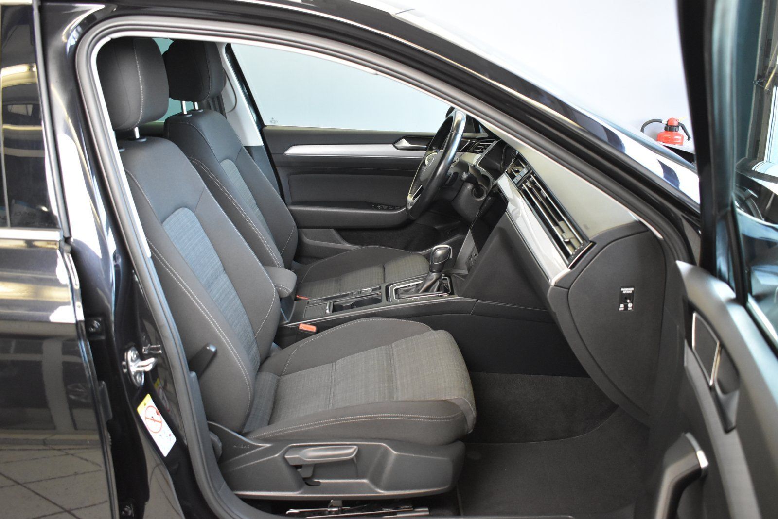 Volkswagen Passat Variant 2.0TDI Business DSG*AHK*LED*ACC foto 15