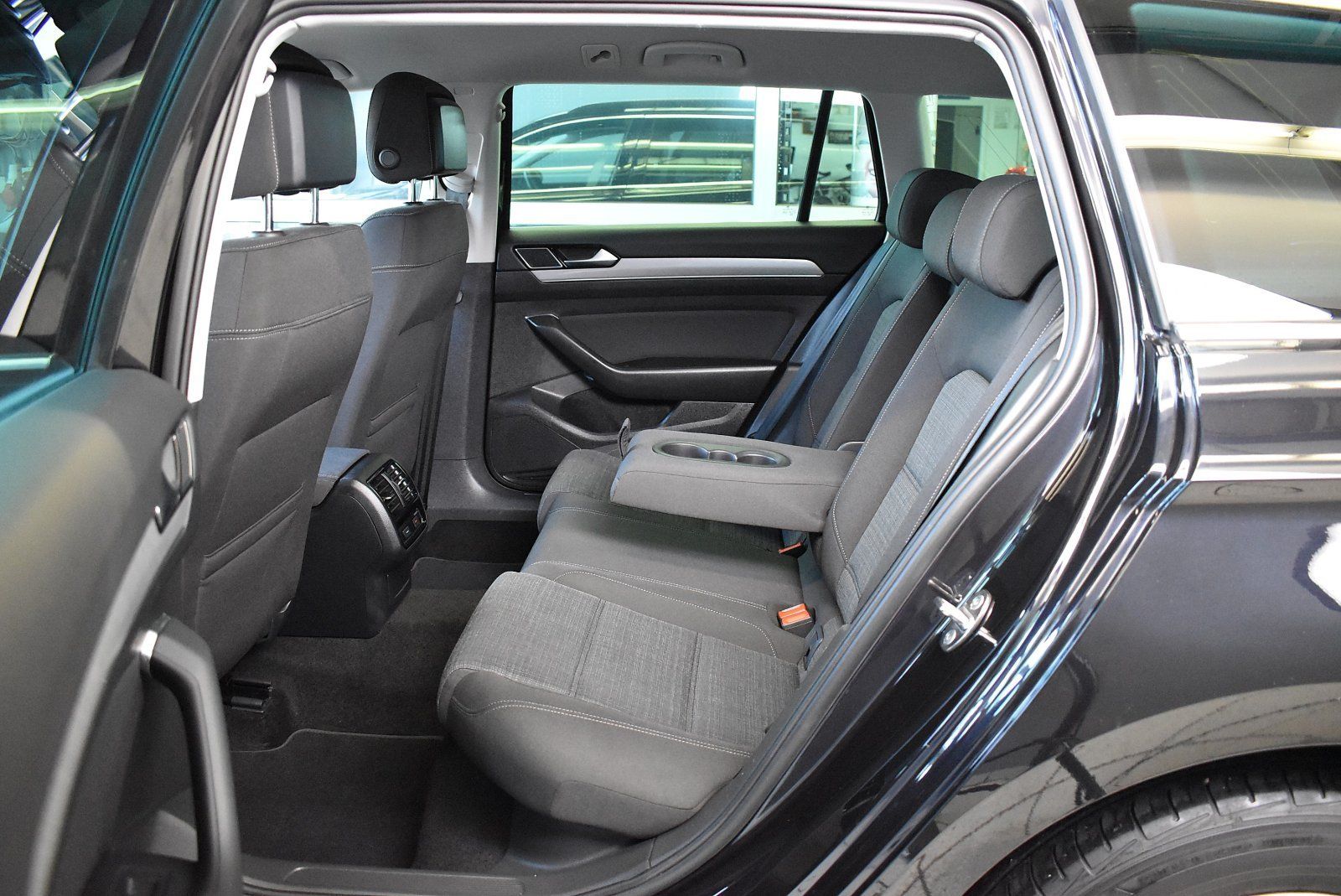 Volkswagen Passat Variant 2.0TDI Business DSG*AHK*LED*ACC foto 16