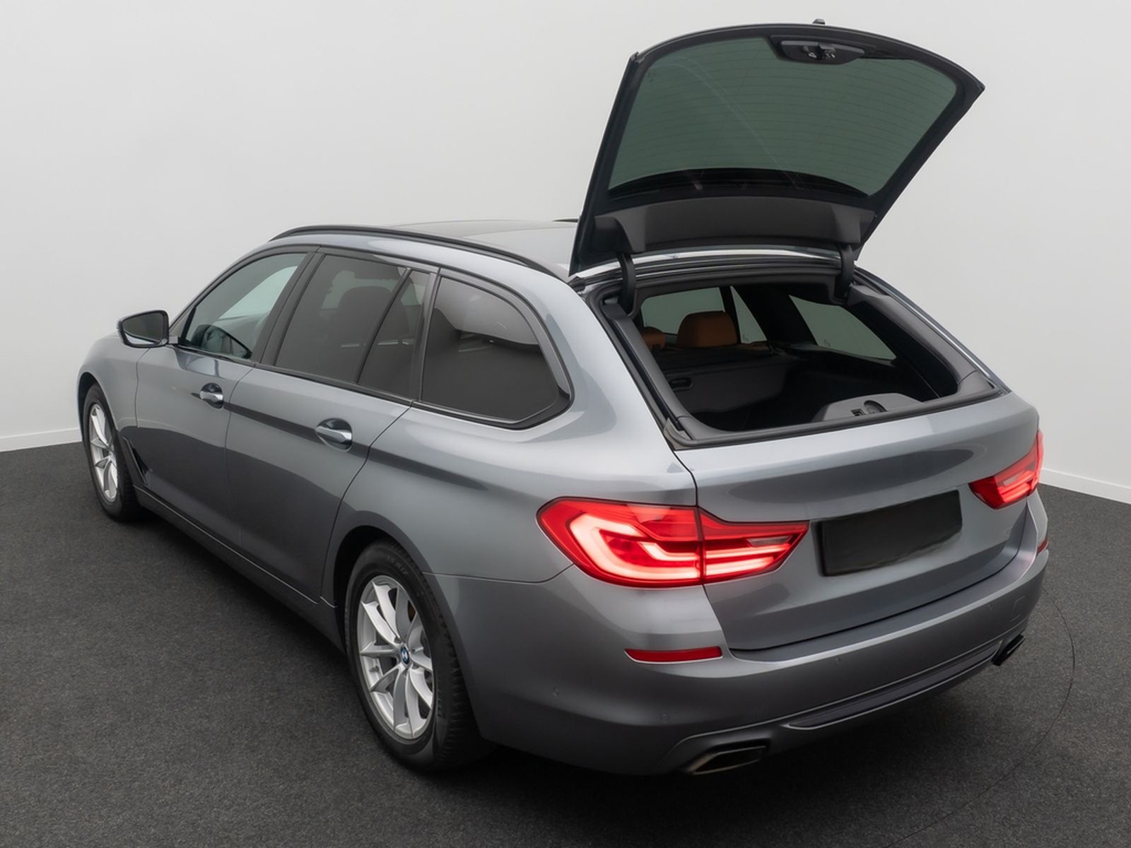 BMW 540d xD SportLine 360°HUD AHK DispKey SoftCl H/K foto 15