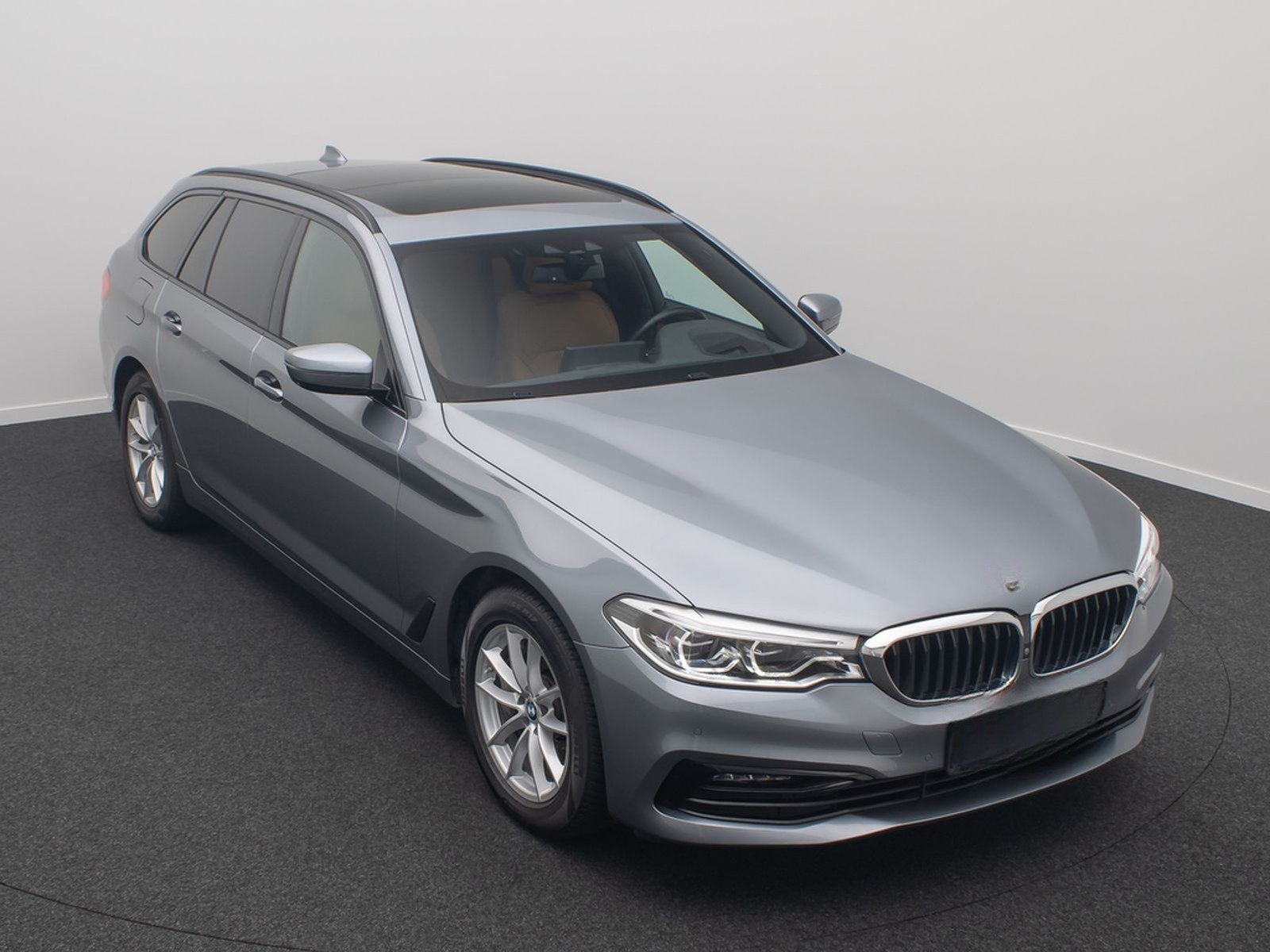 BMW 540d xD SportLine 360°HUD AHK DispKey SoftCl H/K foto 3