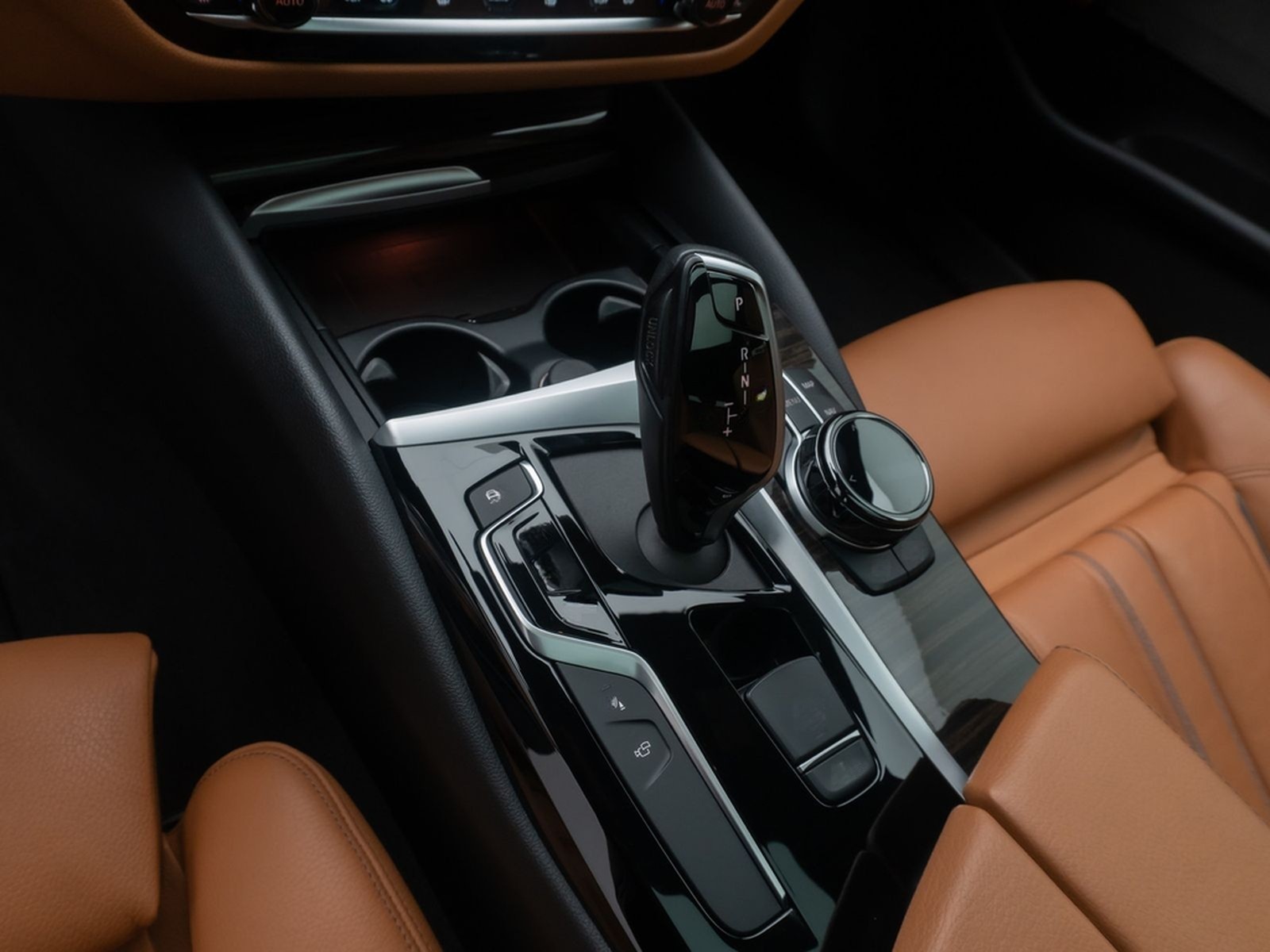 BMW 540d xD SportLine 360°HUD AHK DispKey SoftCl H/K foto 24