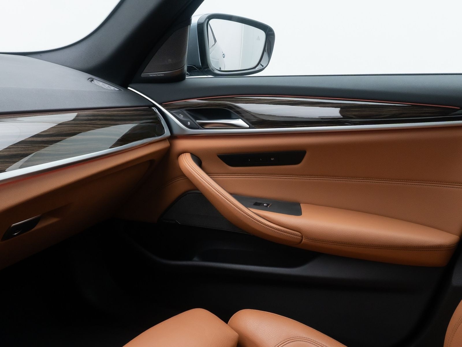 BMW 540d xD SportLine 360°HUD AHK DispKey SoftCl H/K foto 36
