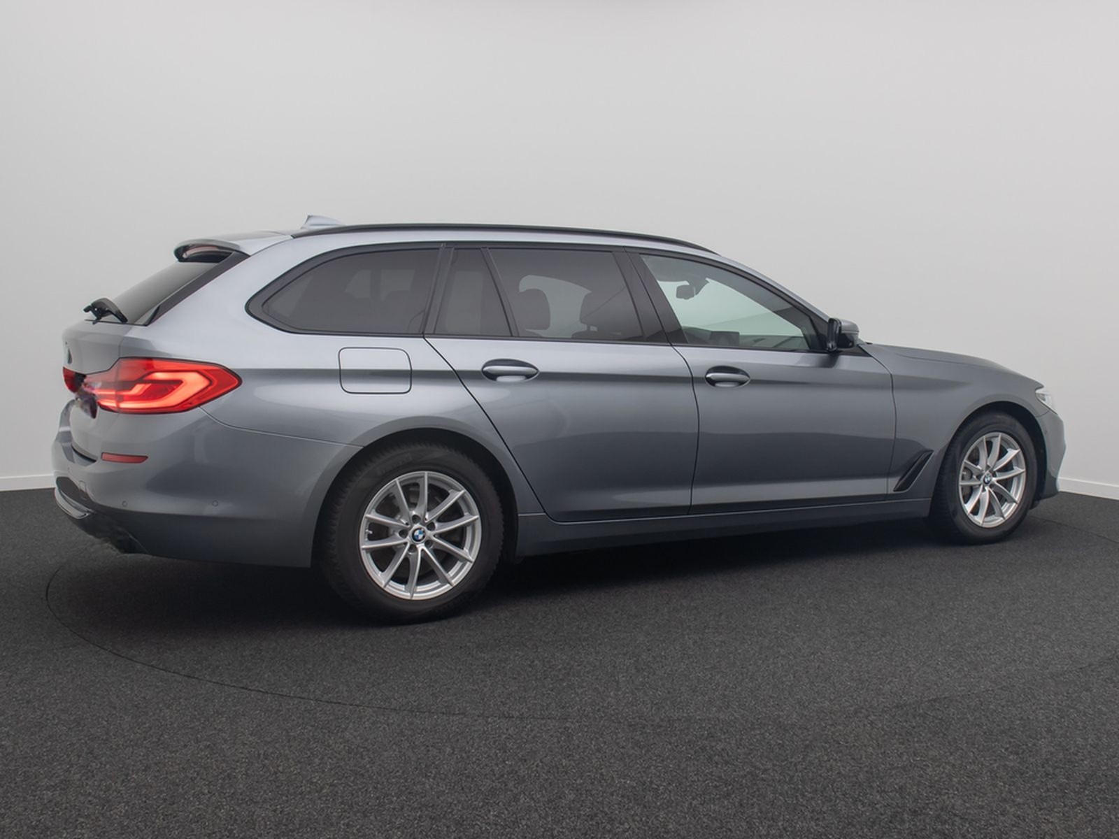 BMW 540d xD SportLine 360°HUD AHK DispKey SoftCl H/K foto 6