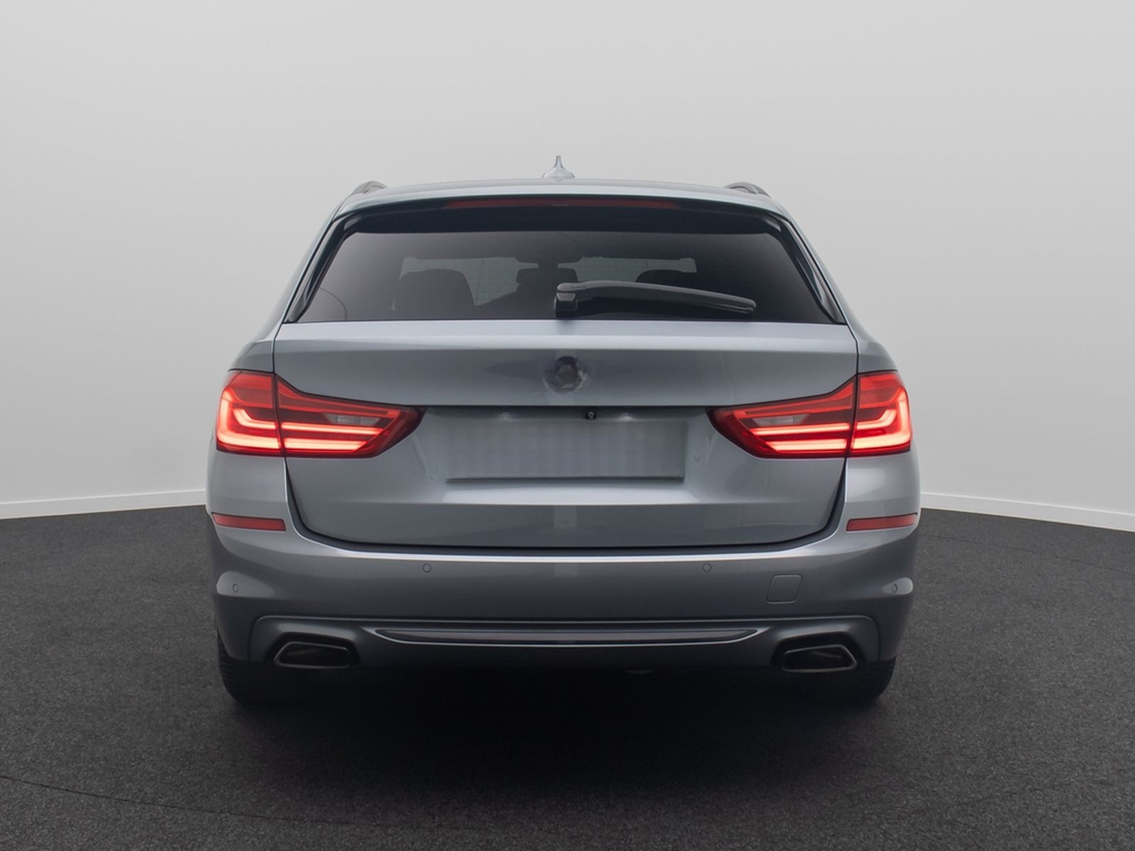 BMW 540d xD SportLine 360°HUD AHK DispKey SoftCl H/K foto 8