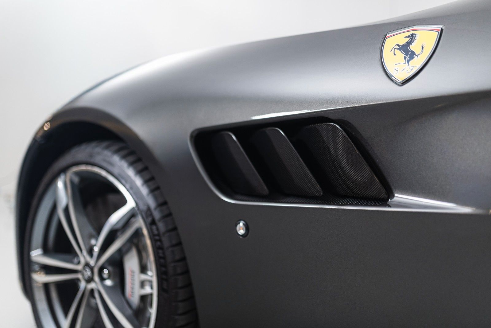 Ferrari GTC4Lusso V12 - Carbon, Approved, Lift, Panorama foto 14