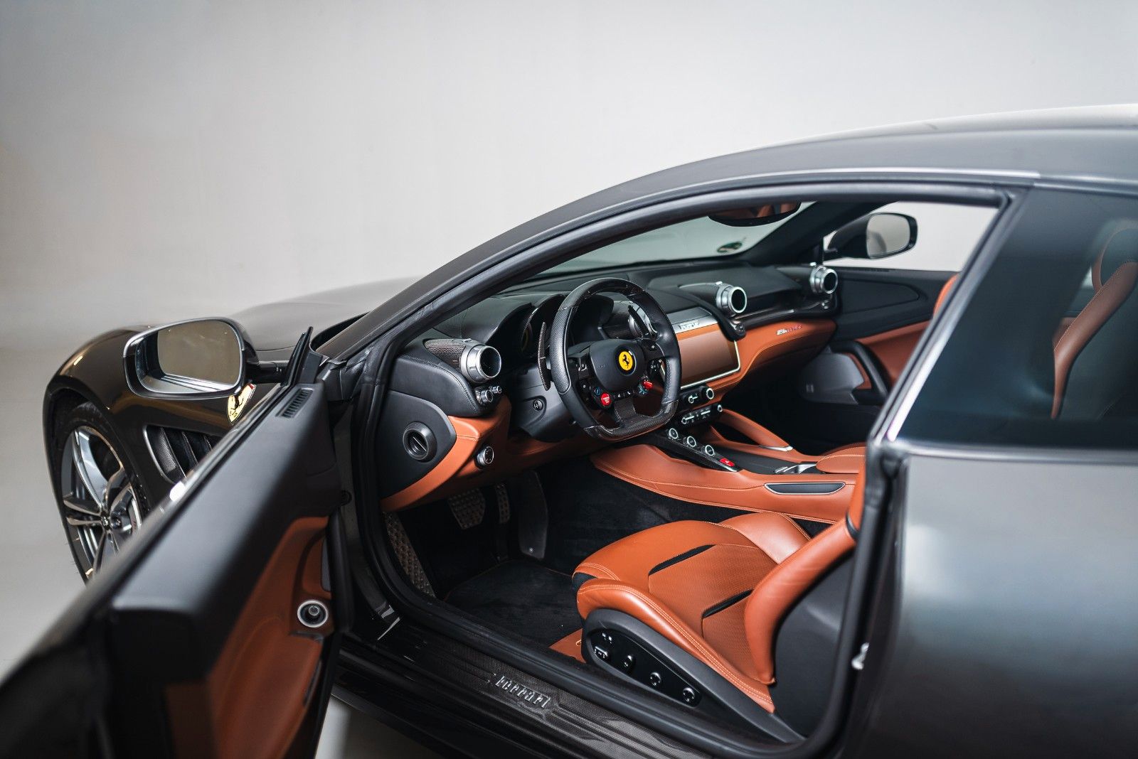 Ferrari GTC4Lusso V12 - Carbon, Approved, Lift, Panorama foto 6