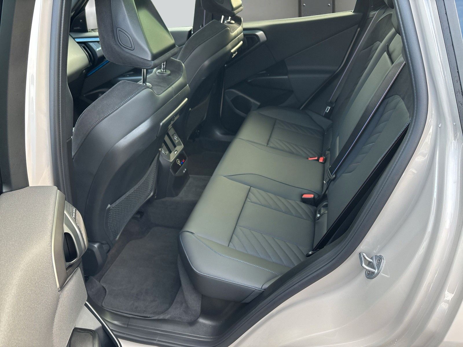 BMW X3 40d xDrive M Sport Pro*AHK*21*Pano*H&K*360* foto 10