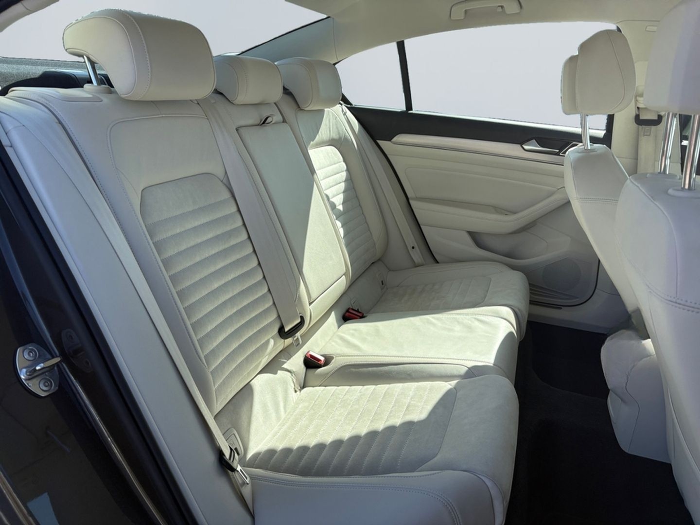 Volkswagen Passat 1.4 TSI DSG Highline *Alcantara*Navi*PDC* foto 20
