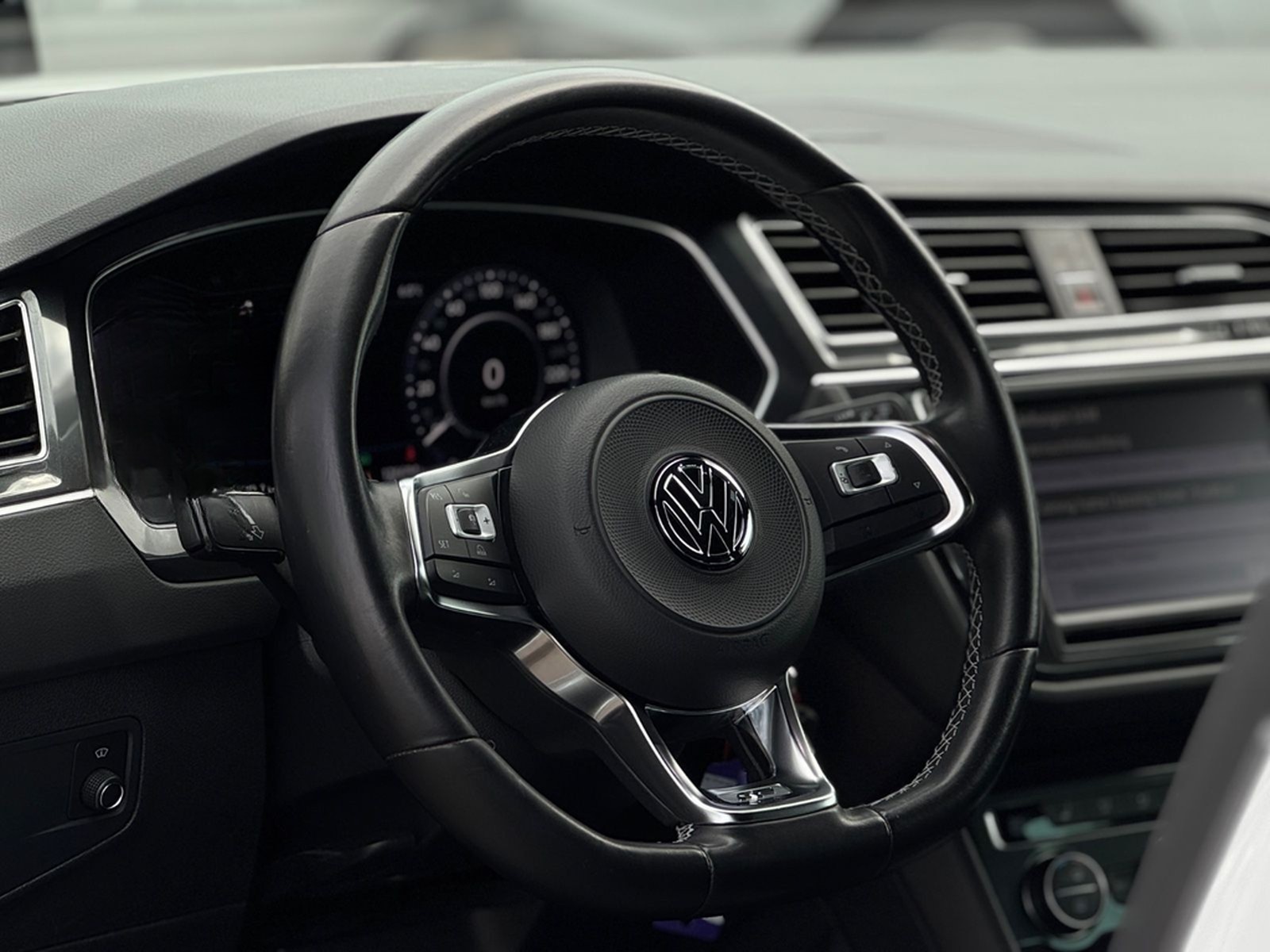 Volkswagen Tiguan 2.0 R-Line 4Motion*DSG*GARANTIE foto 25