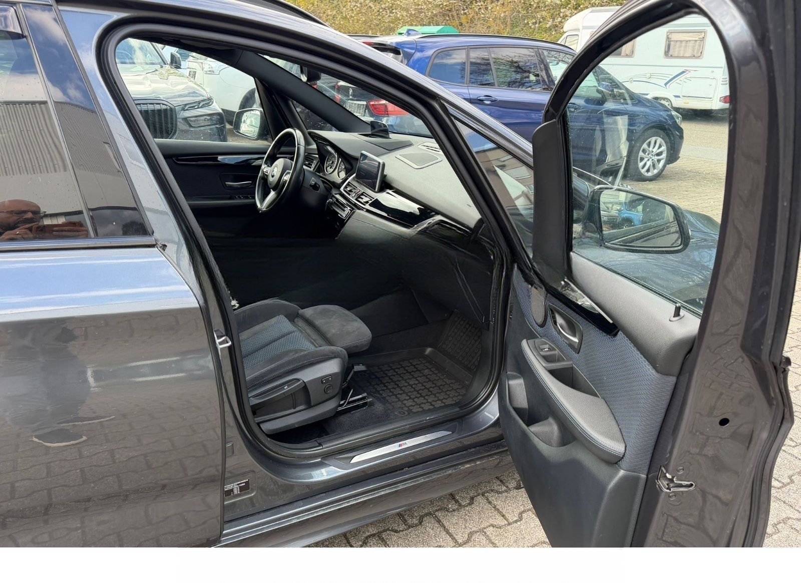 BMW 220i Gran Tourer M Sport*7Sitze*PANO*LED*KA*Head foto 16