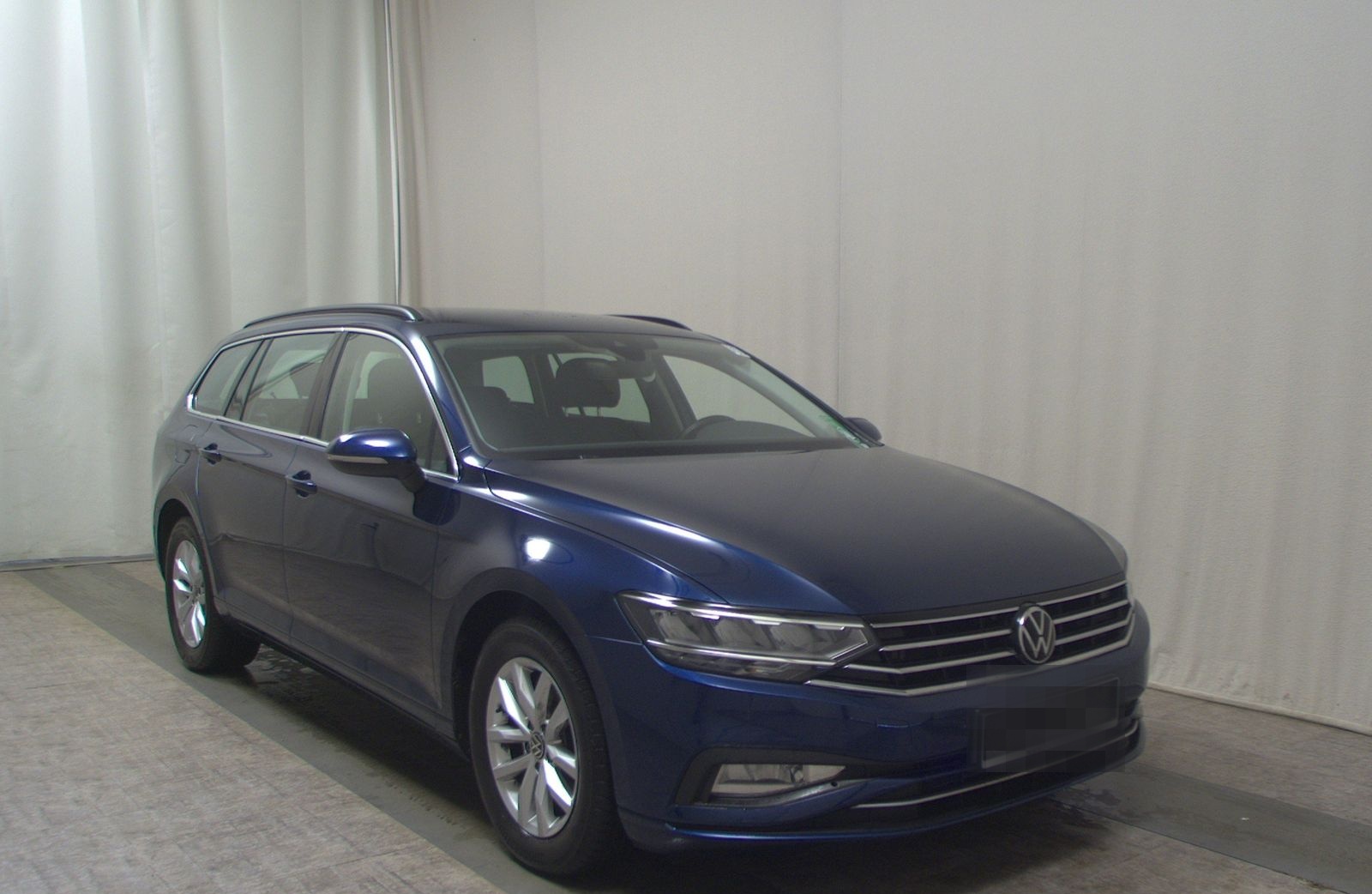 Volkswagen Passat Var. 2.0 TDI Business Navi LED H-K RfK foto 3