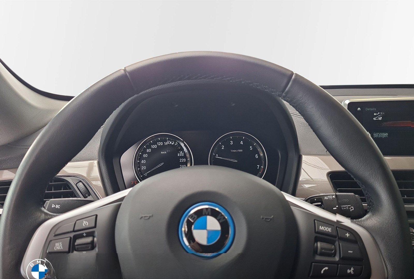 BMW X1 xDrive25e xLine DAB LED Navi Tempomat AHK Shz foto 12