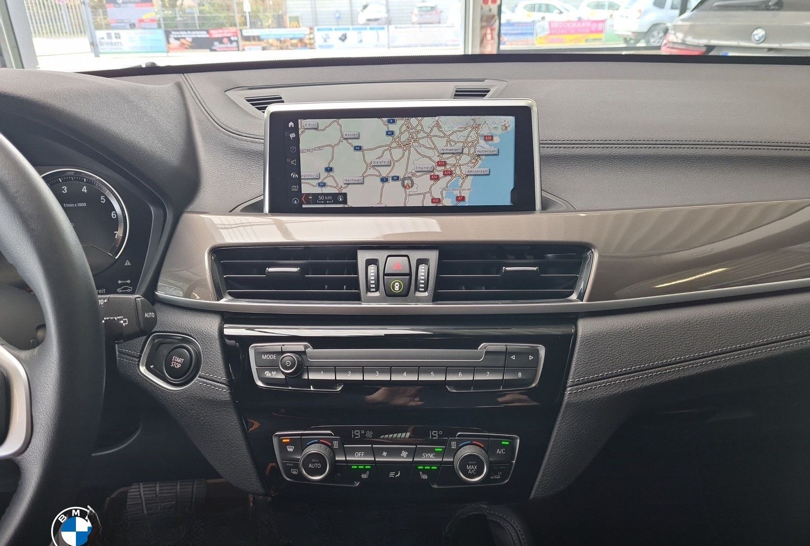 BMW X1 xDrive25e xLine DAB LED Navi Tempomat AHK Shz foto 15