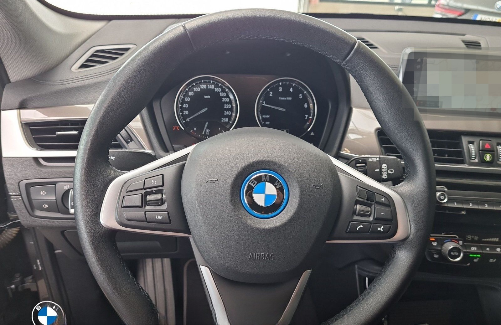 BMW X1 xDrive25e xLine DAB LED Navi Tempomat AHK Shz foto 17
