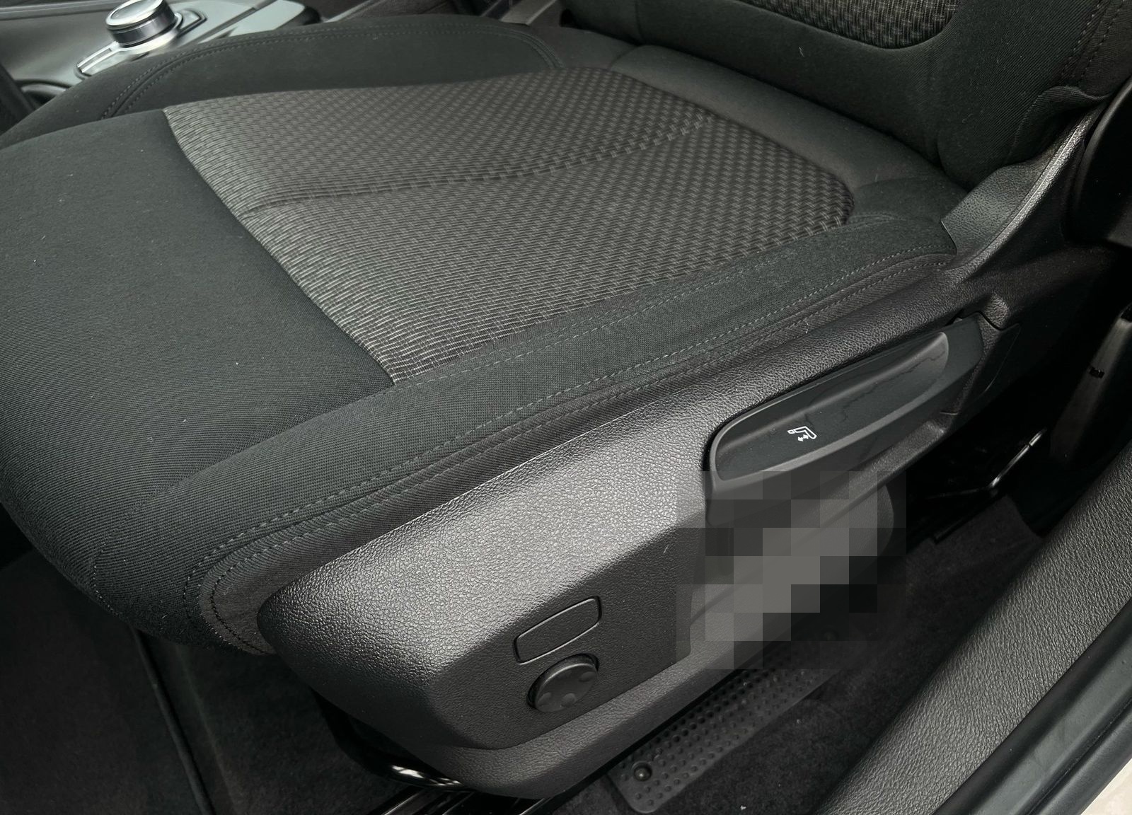 BMW X1 sDrive18i ANHÄNGEKUPPLUNG DAB NAVI UVM. foto 16